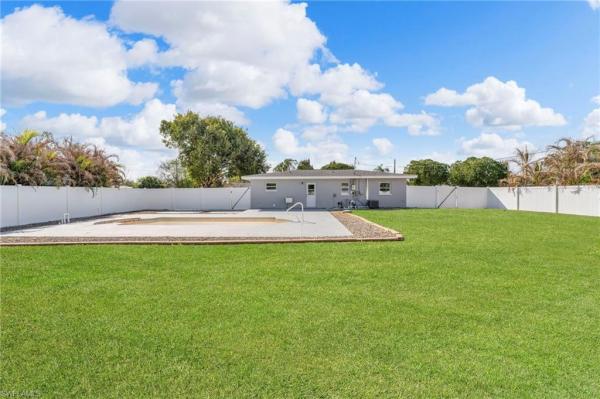 Leeland Heights, 1012 Monroe Dr, Lehigh Acres, Florida 33936, image 3