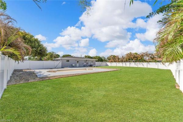 Leeland Heights, 1012 Monroe Dr, Lehigh Acres, Florida 33936, image 2
