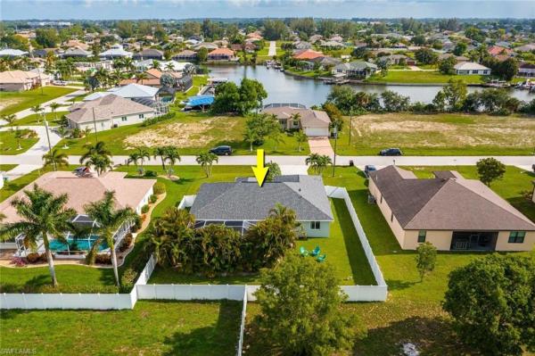 1724 31st Ln, Cape Coral, Florida 33914, image 1