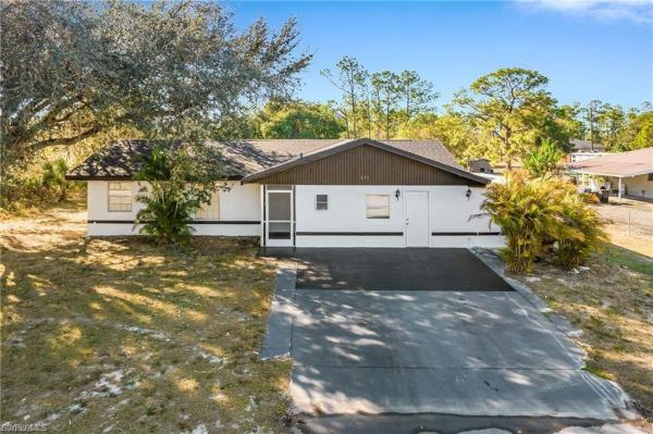 Lehigh Acres, 611 Grant Ave, Lehigh Acres, Florida 33972, image 2