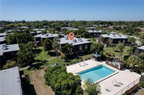 Parkwoods, 4039 Sandlewood Ln #4, Fort Myers, Florida 33907, image 1