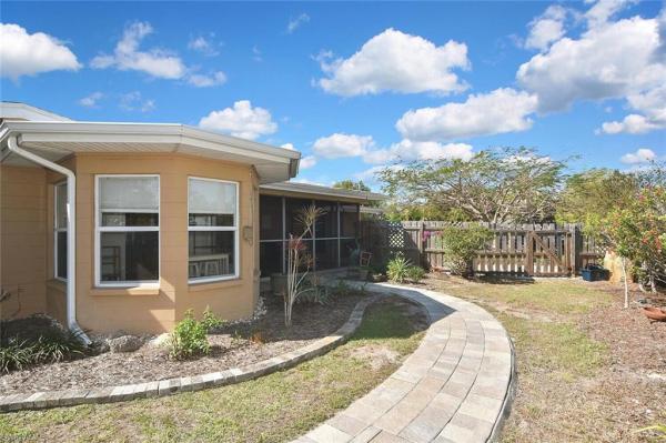 Fort Myers Villas, 2237 Flora Ave, Fort Myers, Florida 33907, image 2