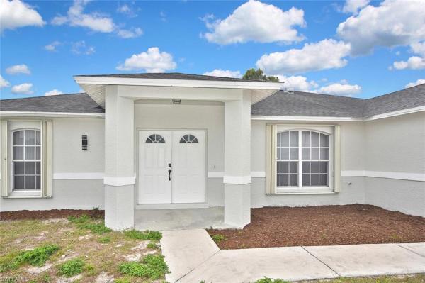 530 Peerless Cir, Lehigh Acres, Florida 33974, image 2