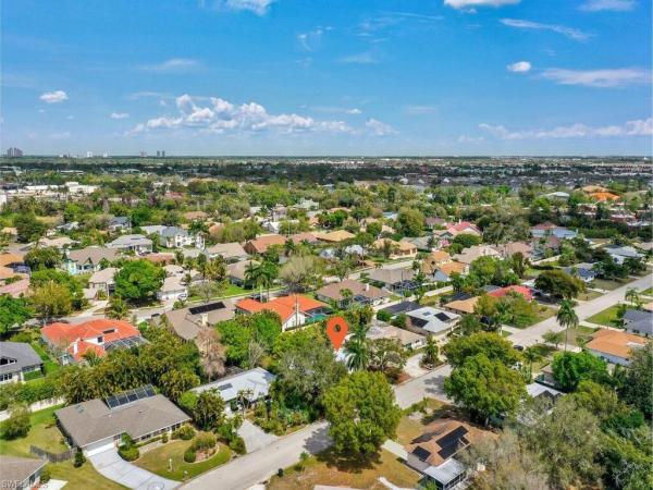 Tanglewood, 1537 E Covington Cir, Fort Myers, Florida 33919, image 2
