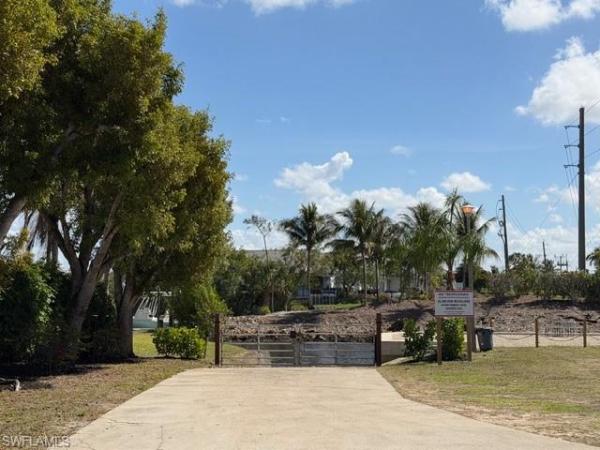 Island Park Woodlands, 6060 Perthshire Ln, Fort Myers, Florida 33908, image 2