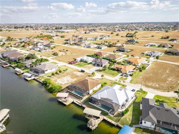 3516 9th Ter, Cape Coral, Florida 33993, image 3