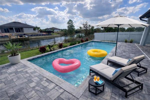 Cape Coral, 1316 33rd St, Cape Coral, Florida 33909, image 2