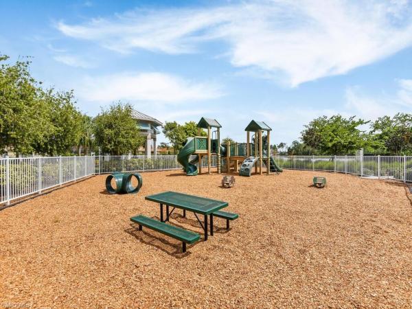 Lindsford, 4211 Dutchess Park Rd, Fort Myers, Florida 33916, image 2