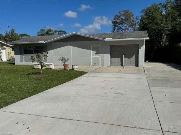 Edgewaters Gardens, 698 Muscogee Dr, North Fort Myers, Florida 33903, image 2