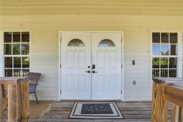 North Fort Myers No HOA, 20325 Idlewood Rd, North Fort Myers, Florida 33917, image 1