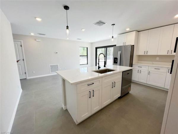 27487 Sunset Dr, Punta Gorda, Florida 33955, image 2