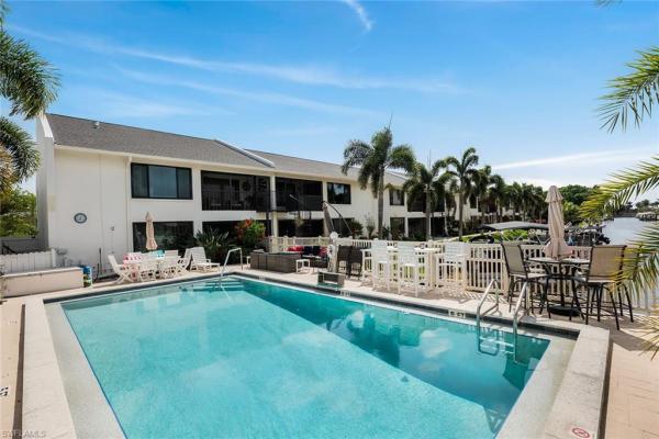 Coral Reef, 4904 Vincennes St #207, Cape Coral, Florida 33904, image 2