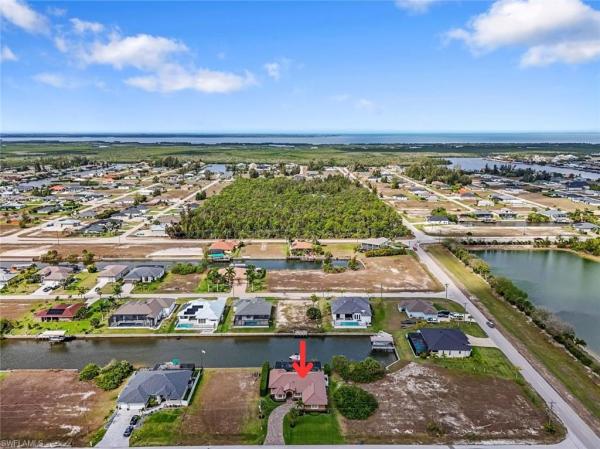 Cape Coral Residential, 2368 38th Pl, Cape Coral, Florida 33993, image 2