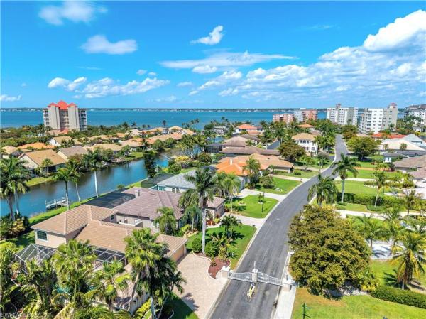 Water's Edge 2, 15220 Cape Sable Ln, Fort Myers, Florida 33908, image 2