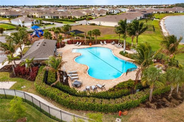 Stonewater, 202 Spring Hill Lake Loop, Cape Coral, Florida 33993, image 2