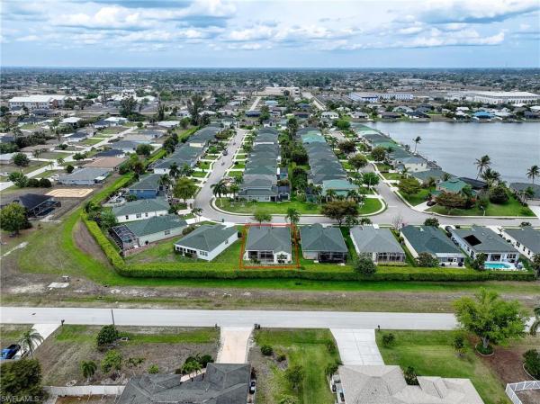 Emerald Cove, 1813 Emerald Cove Dr, Cape Coral, Florida 33991, image 2