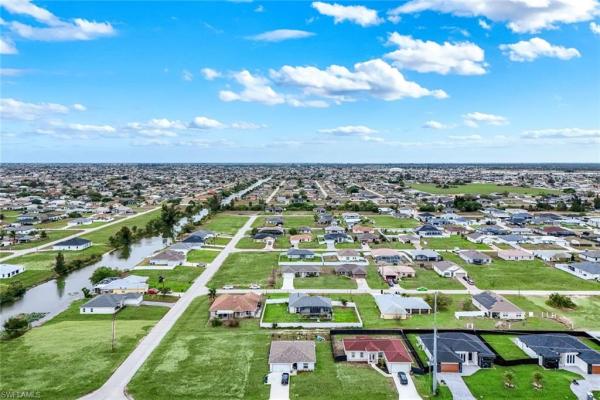 Cape Coral Residential, 2013 Juanita Pl, Cape Coral, Florida 33993, image 2