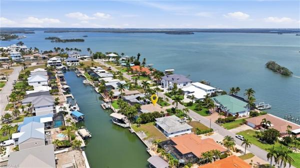 Fairview Isles, 20 Bayview Blvd, Fort Myers Beach, Florida 33931, image 2