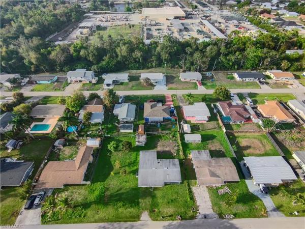 Kline Manor, 48 Victoria Dr, North Fort Myers, Florida 33917, image 2