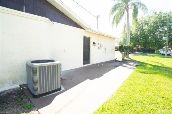 Country Club Estates, 125 Sebring Cir, Lehigh Acres, Florida 33936, image 2