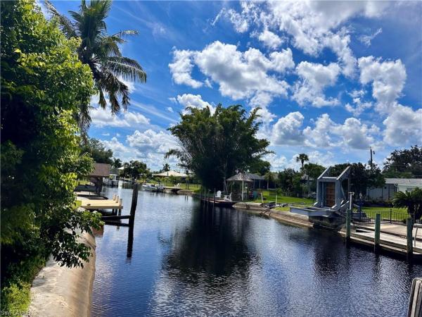Island Park Woodlands, 6187 Island Park Ct, Fort Myers, Florida 33908, image 2