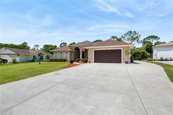 Oakmont, 18186 Sandy Pines Cir, North Fort Myers, Florida 33917, image 2