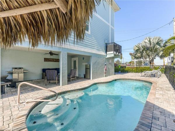 Winklers, 2601 Estero Blvd, Fort Myers Beach, Florida 33931, image 3
