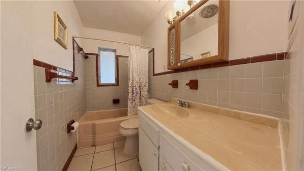 2115 Katherine St, Fort Myers, Florida 33901, image 2