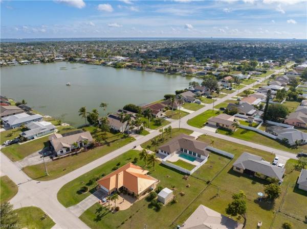 Cape Coral, 1725 3rd St, Cape Coral, Florida 33990, image 2
