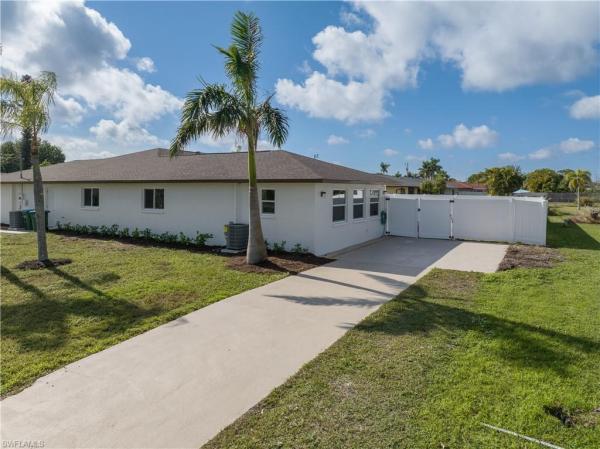 Cape Coral, 1725 3rd St, Cape Coral, Florida 33990, image 1