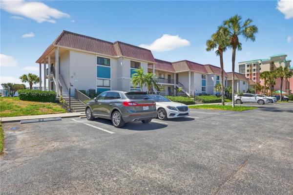 Estero Island Yacht & Racquet Club, 200 Lenell Rd #222, Fort Myers Beach, Florida 33931, image 2