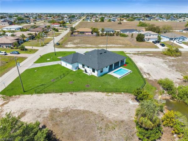 Cape Coral, 323 11th Ter, Cape Coral, Florida 33993, image 2