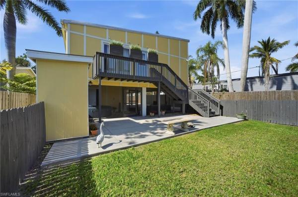 Cottage Point, 16857 Windcrest Dr, Fort Myers, Florida 33908, image 2