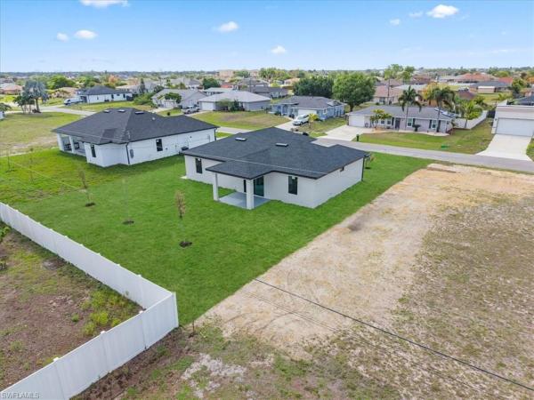Cape Coral, 1329 18th Ter, Cape Coral, Florida 33909, image 3