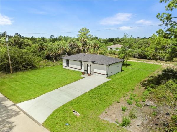 Lehigh Acres, 1137 E Essex St, Lehigh Acres, Florida 33974, image 1