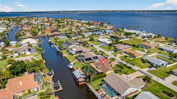 Cape Coral, 2317 27th Ter, Cape Coral, Florida 33904, image 3