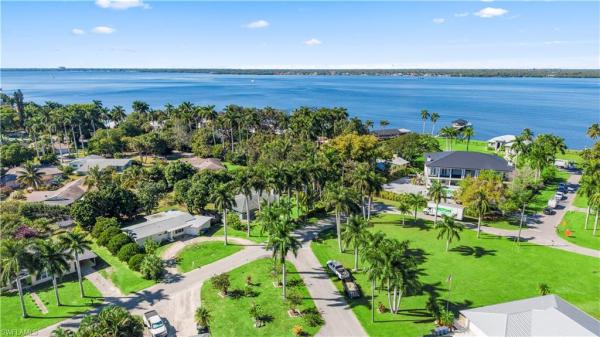 Fort Myers Residential, 50 Palm Tree Ter, Fort Myers, Florida 33905, image 1