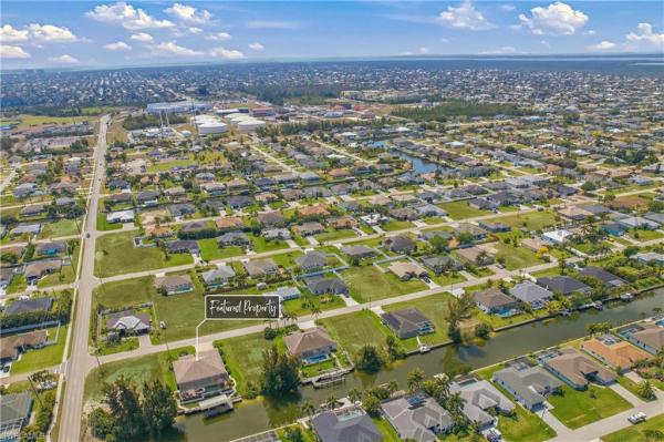 Cape Coral Residential, 2003 29th Ter, Cape Coral, Florida 33914, image 2