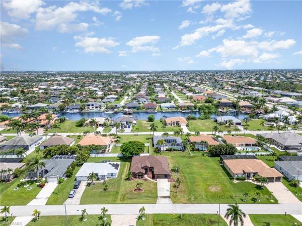 Cape Coral Residential, 2725 28th Pl, Cape Coral, Florida 33914, image 2