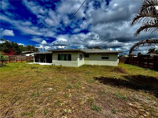 Willow Lake, 720 Shadyside St, Lehigh Acres, Florida 33936, image 2