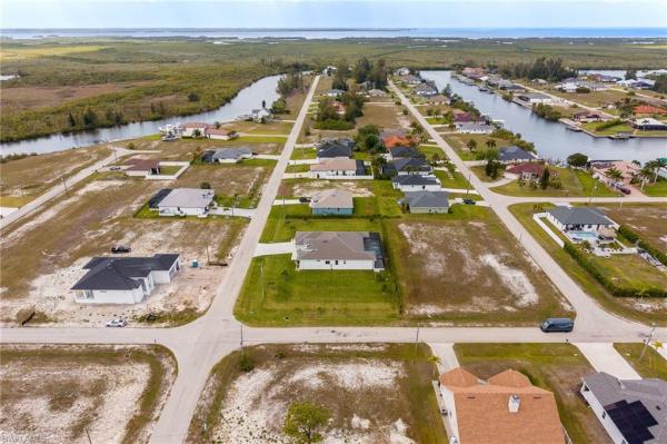 Cape Coral, 4105 20th St, Cape Coral, Florida 33993, image 2