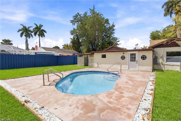Alabama Grove Terrace, 363 New York Dr, Fort Myers, Florida 33905, image 2