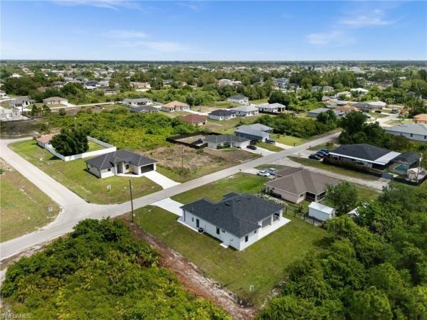 Lehigh Acres, 3319 SW 30th St, Lehigh Acres, Florida 33976, image 2