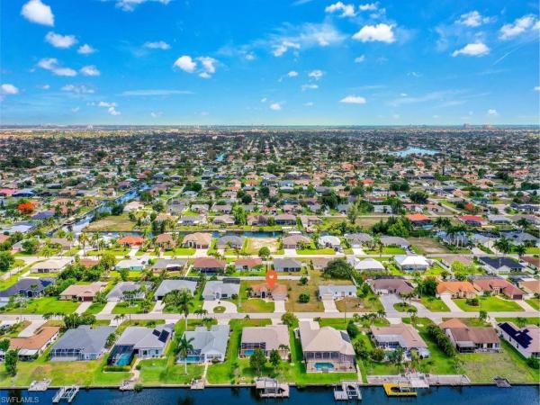 Cape Coral Residential, 404 28th Ter, Cape Coral, Florida 33904, image 2