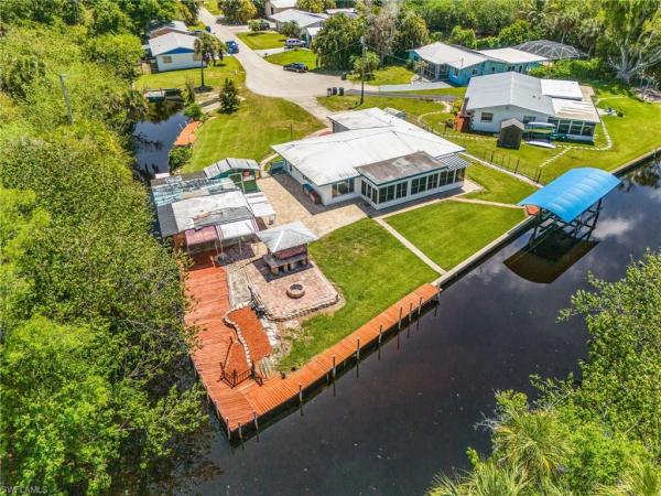 North Fort Myers No HOA, 93 W Glenmont Dr, North Fort Myers, Florida 33917, image 2