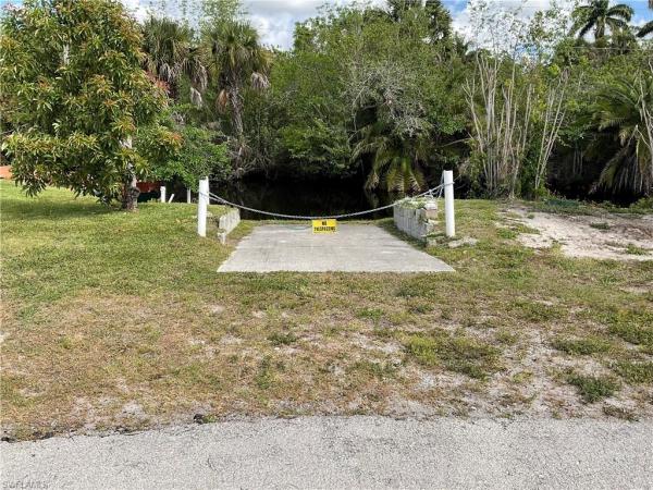North Fort Myers No HOA, 93 W Glenmont Dr, North Fort Myers, Florida 33917, image 1
