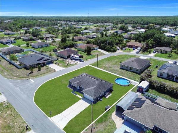 Mirror Lakes, 834 Sea Urchin Cir, Fort Myers, Florida 33913, image 2