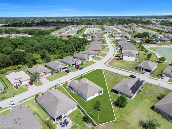 10549 Canal Brook Ln, Lehigh Acres, Florida 33936, image 1