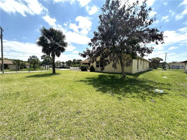 Lakewood Terrace, 2409 Del Ray Pl, Lehigh Acres, Florida 33936, image 2