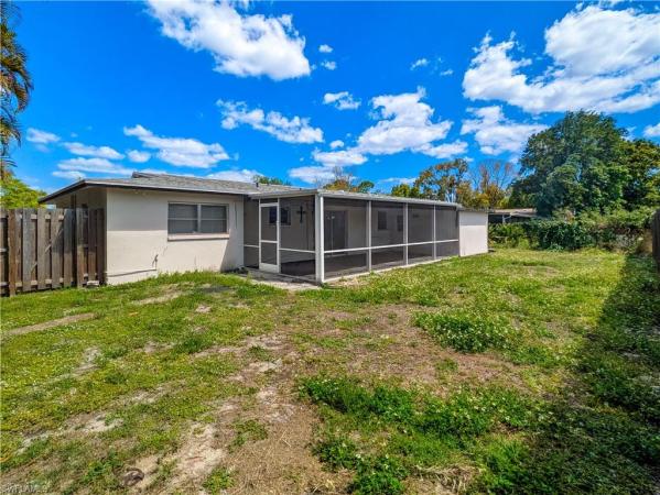 Bowling Green, 4848 Ipswitch Ct, Fort Myers, Florida 33907, image 2